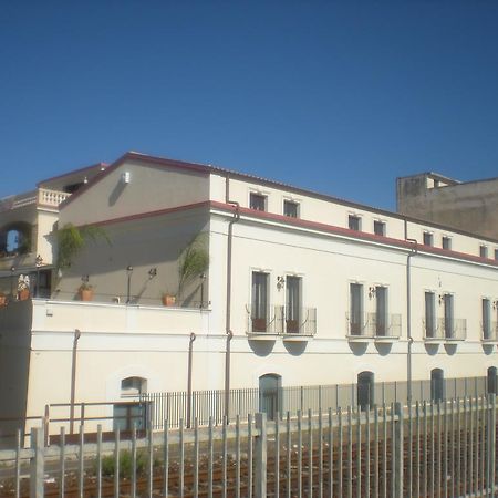 Palazzo Reginella Aparthotel Bovalino Marina Buitenkant foto