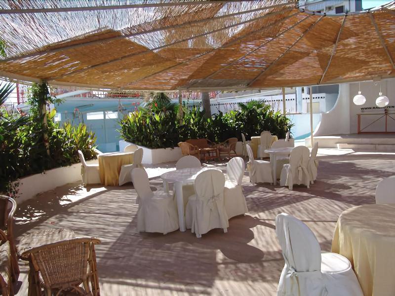Palazzo Reginella Aparthotel Bovalino Marina Buitenkant foto