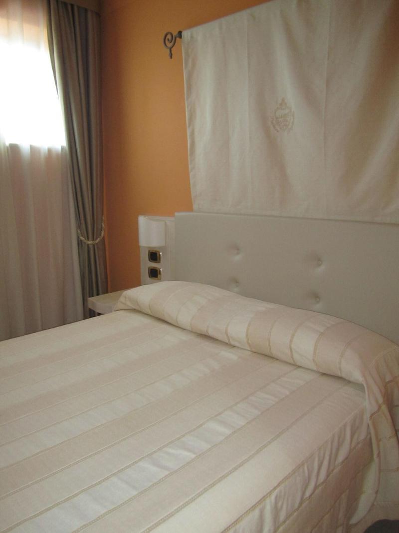 Palazzo Reginella Aparthotel Bovalino Marina Buitenkant foto
