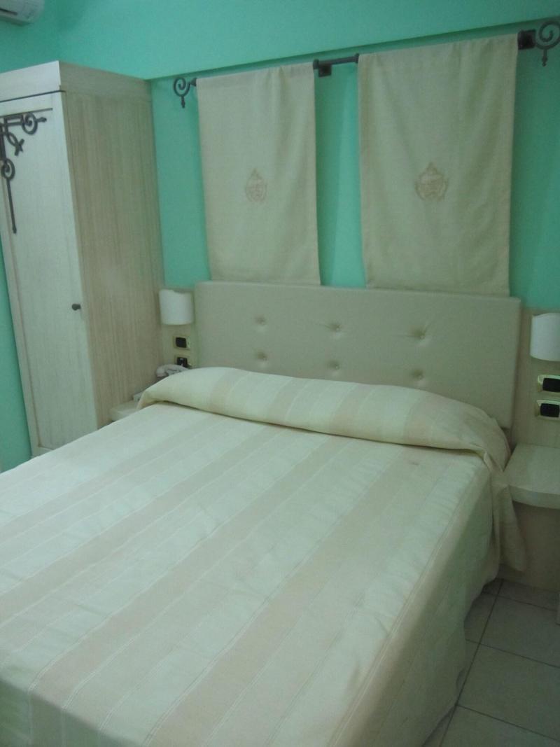 Palazzo Reginella Aparthotel Bovalino Marina Buitenkant foto