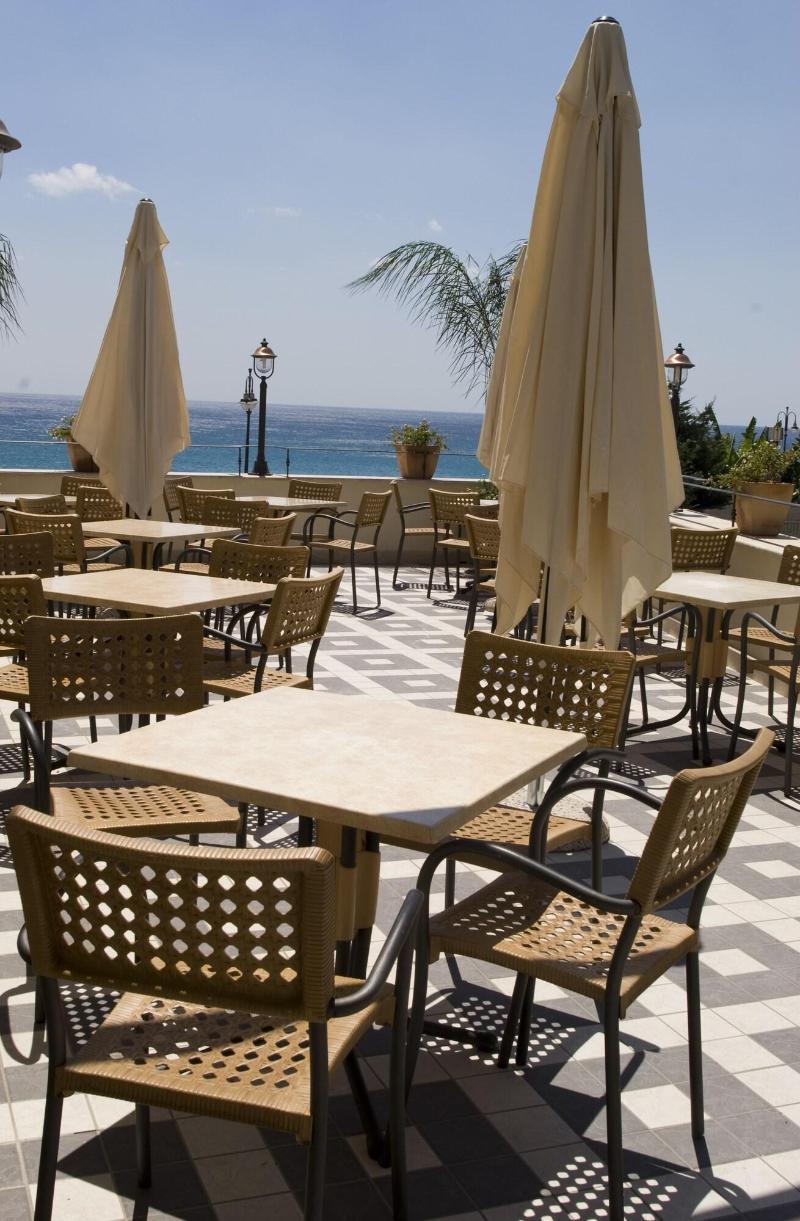 Palazzo Reginella Aparthotel Bovalino Marina Buitenkant foto