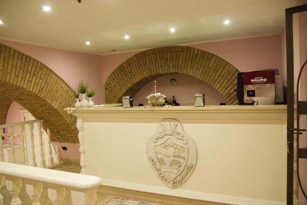 Palazzo Reginella Aparthotel Bovalino Marina Buitenkant foto
