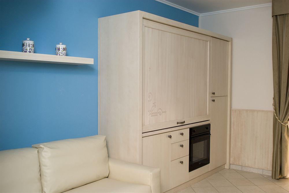 Palazzo Reginella Aparthotel Bovalino Marina Buitenkant foto