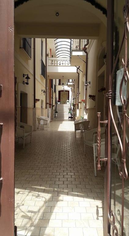 Palazzo Reginella Aparthotel Bovalino Marina Buitenkant foto